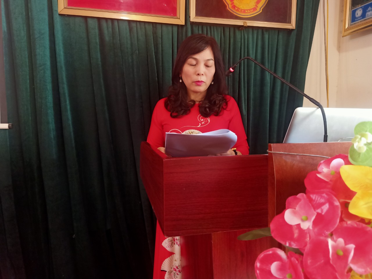 đồng chí Nguyễn Hải Yến thông qua quy chế chi tiêu nội bộ trường học năm
